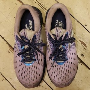 GUC Brooks glycerin 17.  Size 8.